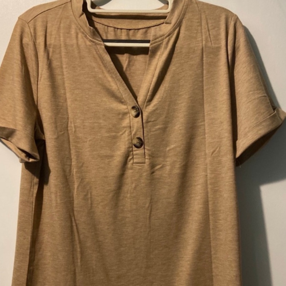 Nwt ladies cute khaki shirt